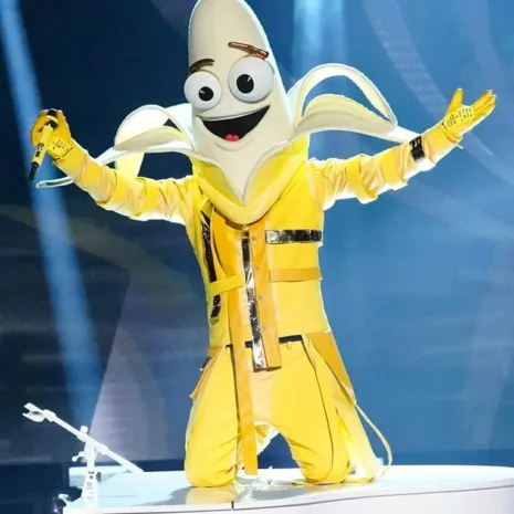 Bret-Michaels-The-Masked-Singer-Banana-Yellow-Jacket.jpg